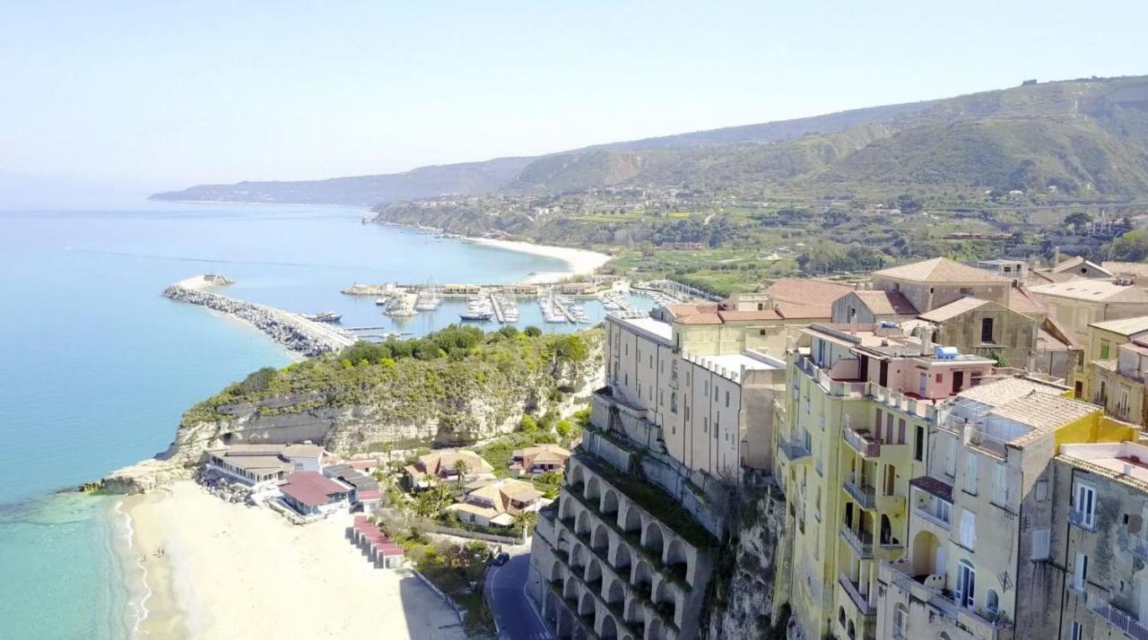 B&B Kamalei Тропея Экстерьер фото
